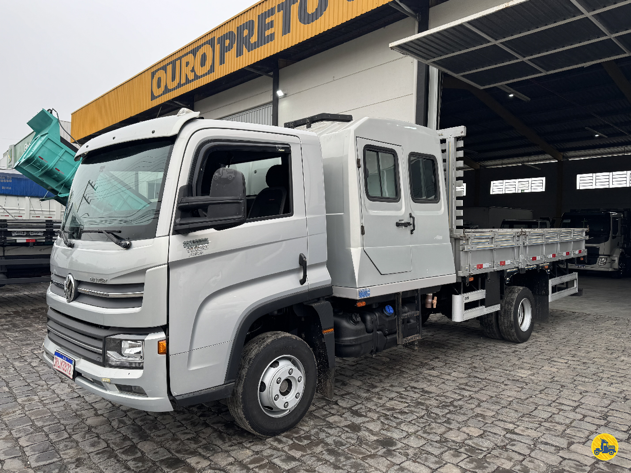 CAMINHAO VOLKSWAGEN VW 11180 Carroceria Cabine Suplementar 3/4 4x2 Ouro Preto Caminhões LAGES SANTA CATARINA SC